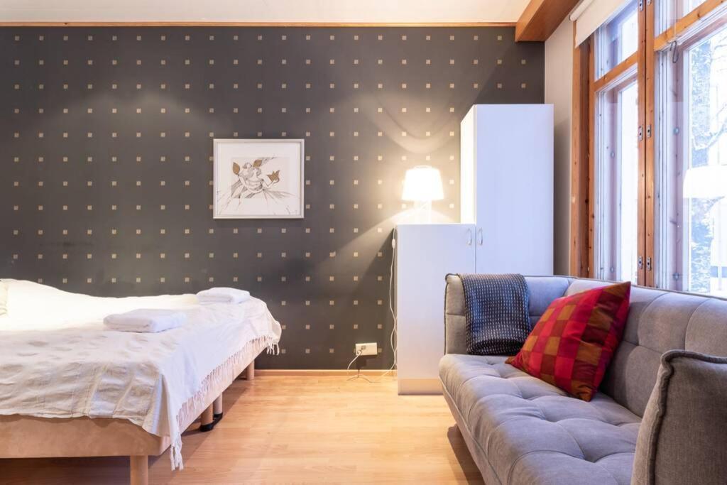 Cozy 1 Bedroom Apt And Free Parking By The Railway Station Oulu Bagian luar foto
