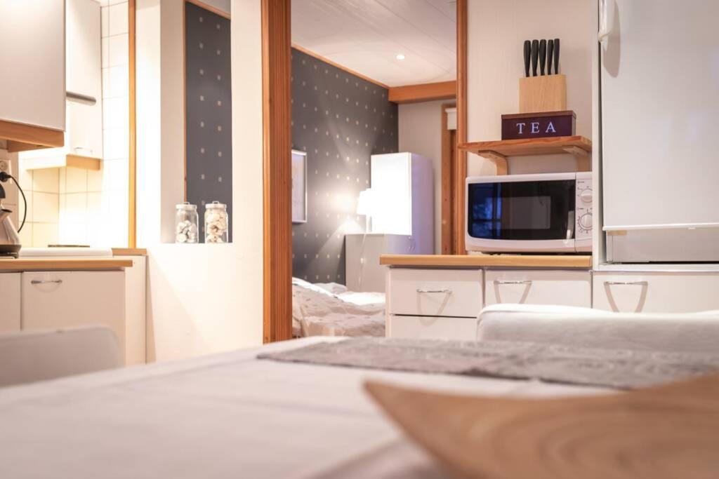 Cozy 1 Bedroom Apt And Free Parking By The Railway Station Oulu Bagian luar foto