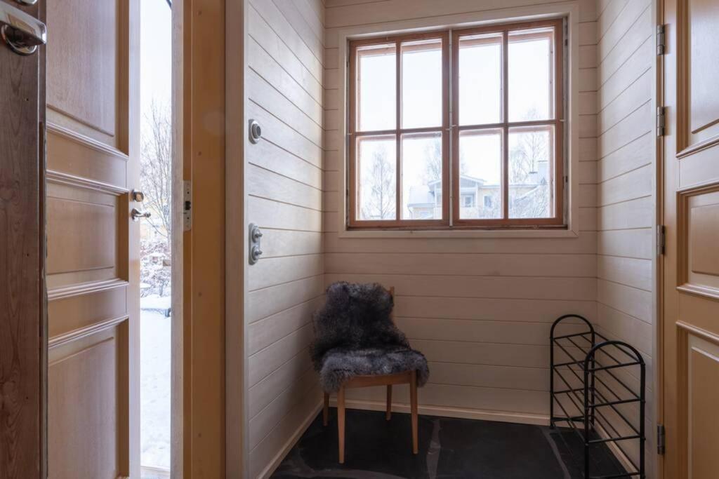 Cozy 1 Bedroom Apt And Free Parking By The Railway Station Oulu Bagian luar foto